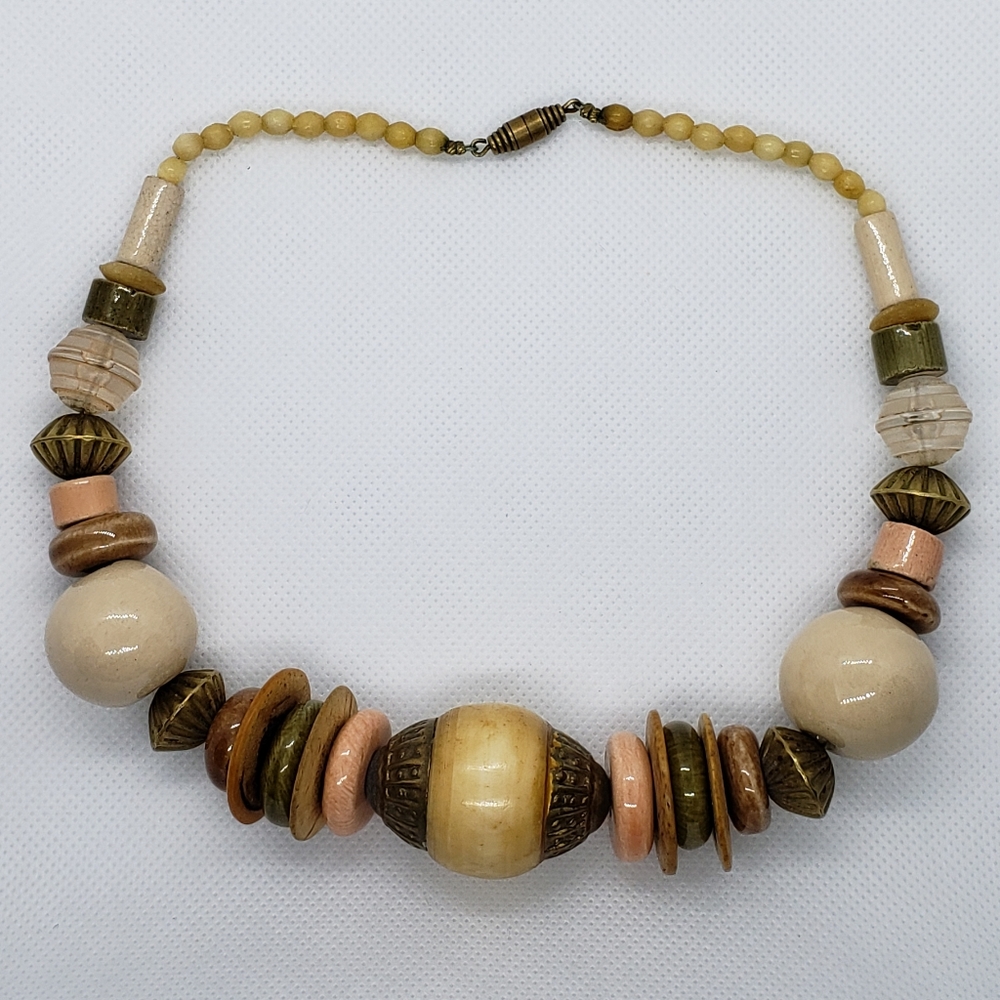 Vintage 70s large beaded necklace